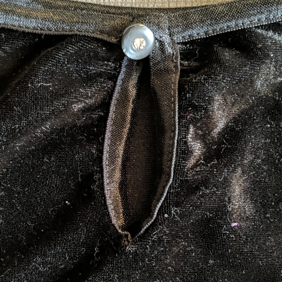 Crushed black velvet mini skirt - Picture 3 of 3
